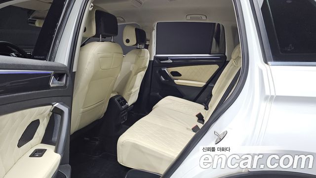 Volkswagen Tiguan 2022 — photo 18