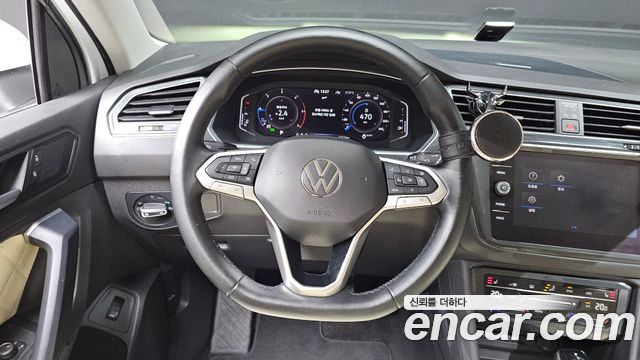 Volkswagen Tiguan 2022 — photo 19