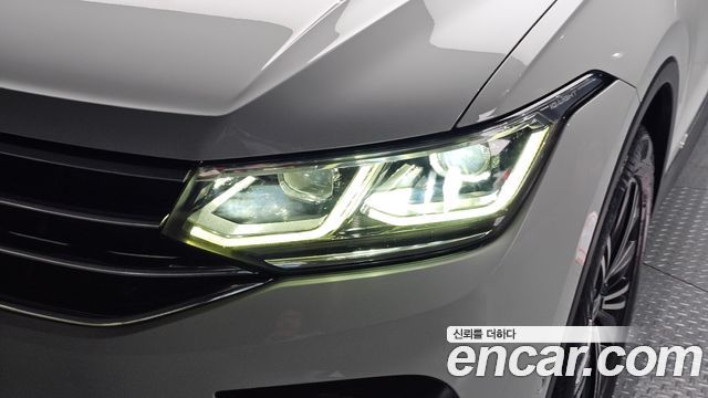 Volkswagen Tiguan 2022 — photo 8