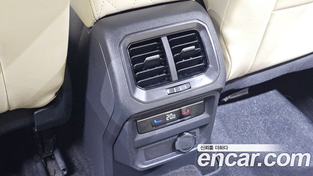 Volkswagen Tiguan 2022 — photo 33