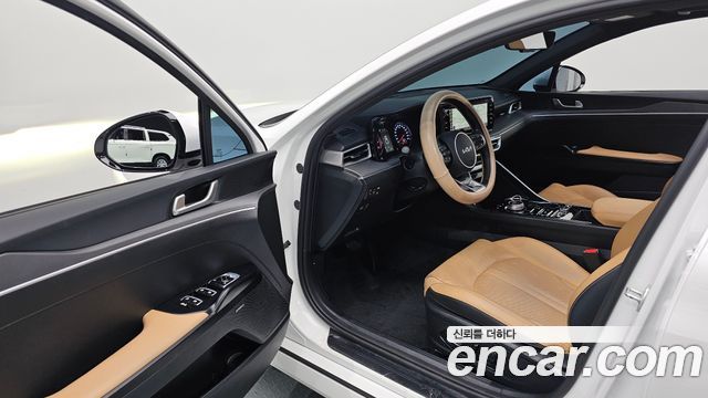 Kia K5 2023 — photo 10