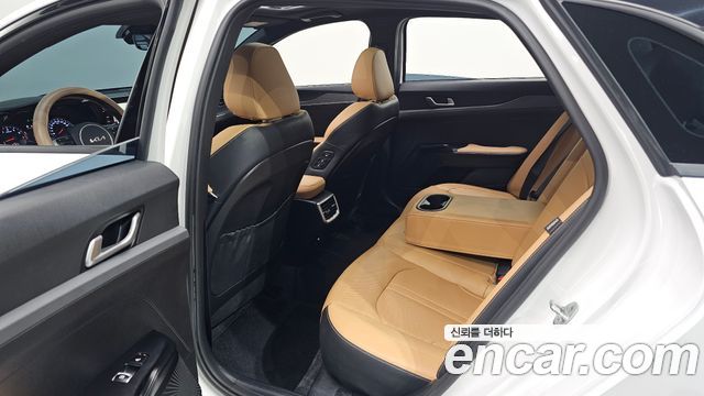 Kia K5 2023 — photo 11
