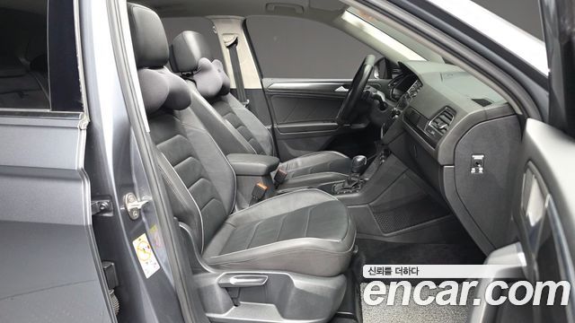 Volkswagen Tiguan 2020 — photo 17