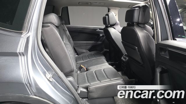 Volkswagen Tiguan 2020 — photo 18