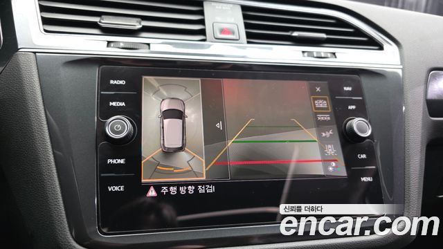 Volkswagen Tiguan 2020 — photo 21