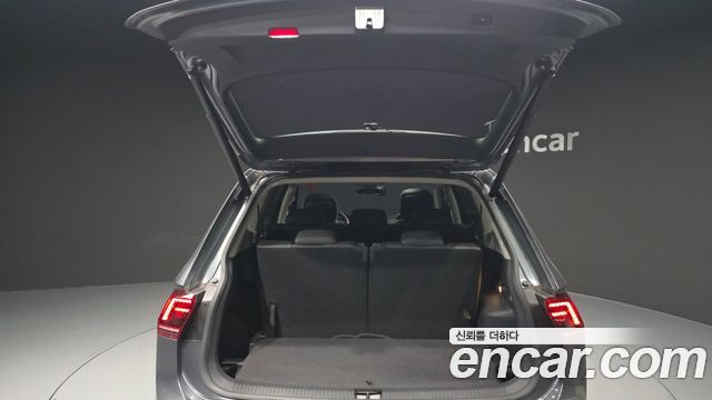 Volkswagen Tiguan 2020 — photo 26