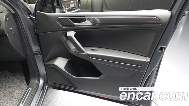 Volkswagen Tiguan 2020 — photo 14
