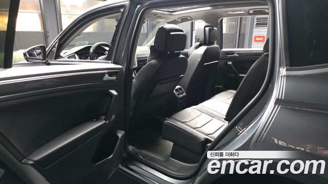 Volkswagen Tiguan 2020 — photo 16