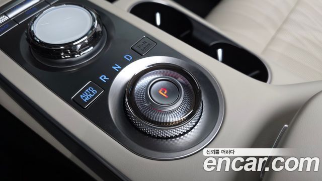 Genesis GV70 2023 — photo 9