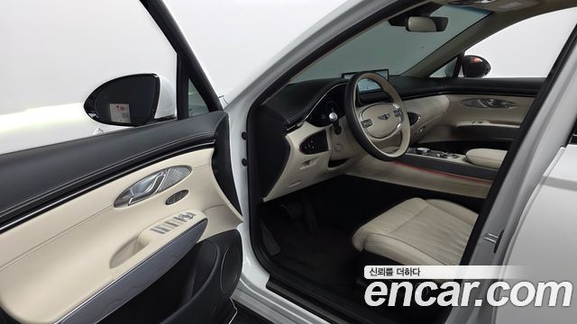 Genesis GV70 2023 — photo 10