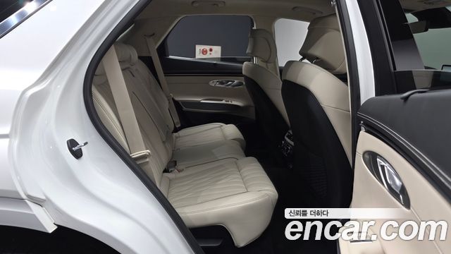 Genesis GV70 2023 — photo 12