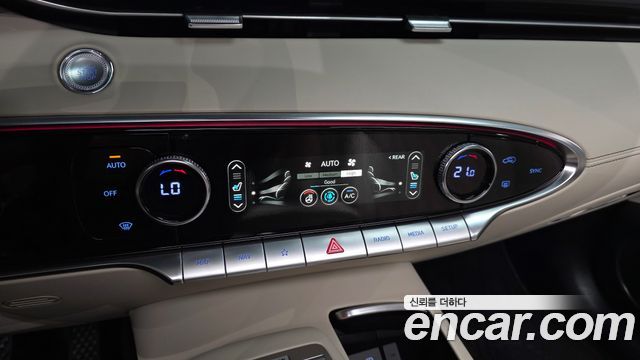 Genesis GV70 2023 — photo 18