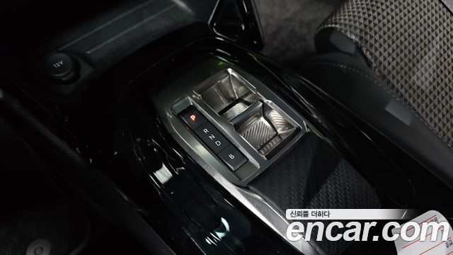 Peugeot 2008 2022 — photo 12