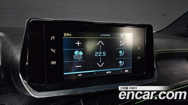 Peugeot 2008 2022 — photo 20