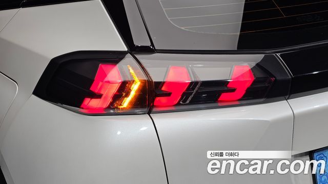 Peugeot 2008 2022 — photo 9