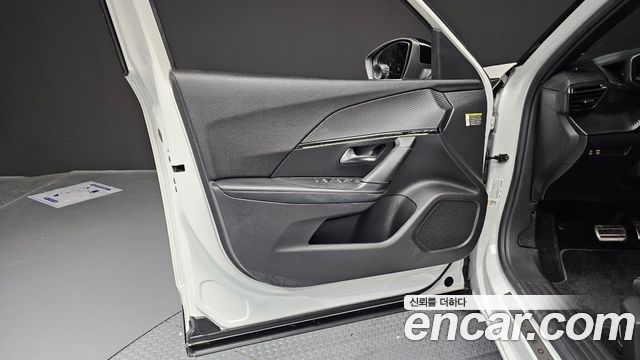Peugeot 2008 2022 — photo 14