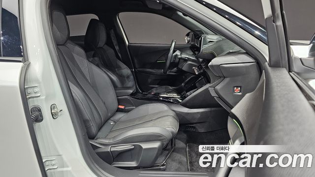 Peugeot 2008 2022 — photo 16