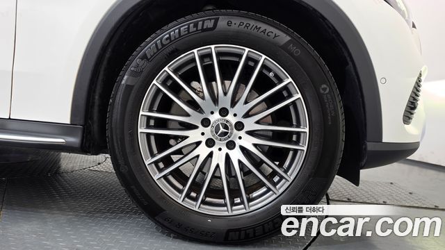 Mercedes-Benz GLC-Class 2025 — photo 5