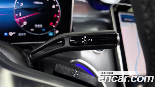 Mercedes-Benz GLC-Class 2025 — photo 12