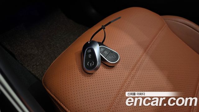 Mercedes-Benz GLC-Class 2025 — photo 21