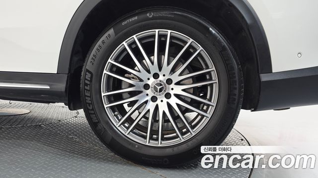 Mercedes-Benz GLC-Class 2025 — photo 7