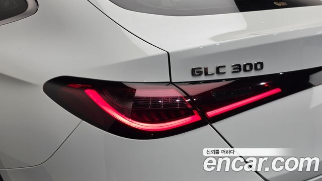 Mercedes-Benz GLC-Class 2025 — photo 9