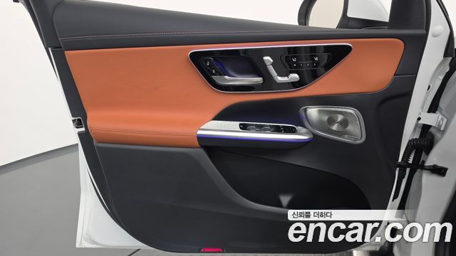 Mercedes-Benz GLC-Class 2025 — photo 14