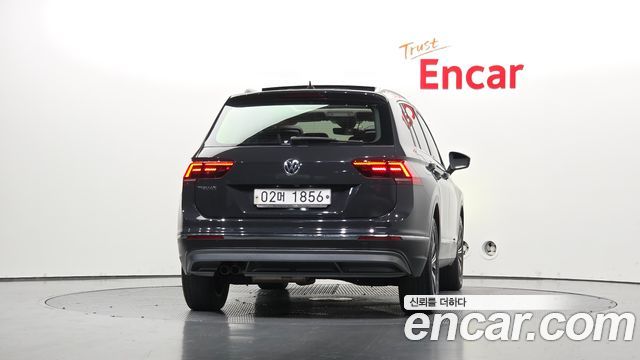 Volkswagen Tiguan 2018 — photo 4