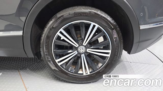 Volkswagen Tiguan 2018 — photo 5