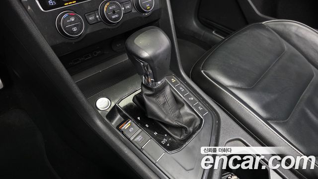 Volkswagen Tiguan 2018 — photo 12