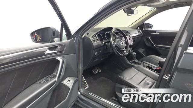 Volkswagen Tiguan 2018 — photo 13