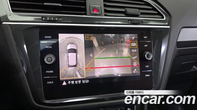 Volkswagen Tiguan 2018 — photo 22