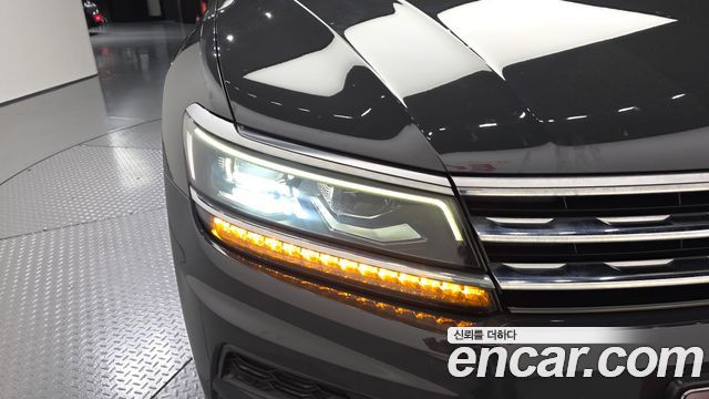 Volkswagen Tiguan 2018 — photo 8