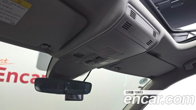 Volkswagen Tiguan 2018 — photo 27