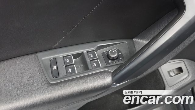 Volkswagen Tiguan 2018 — photo 31