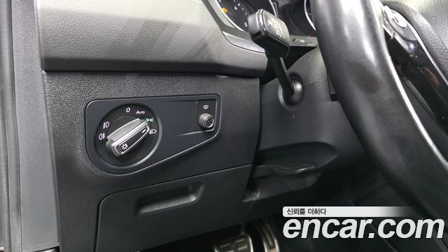 Volkswagen Tiguan 2018 — photo 32