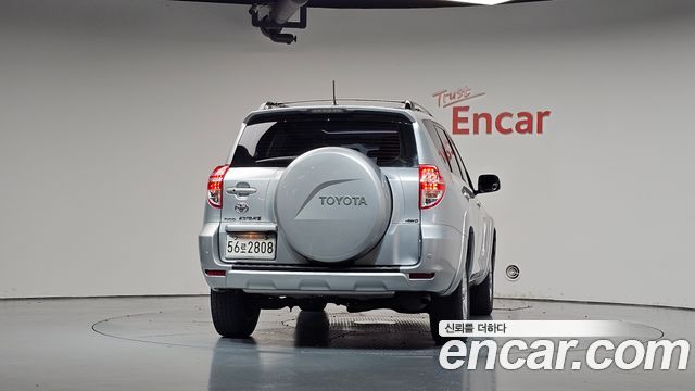 Toyota RAV4 2011 — photo 4
