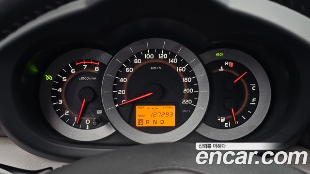 Toyota RAV4 2011 — photo 11