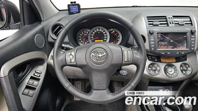 Toyota RAV4 2011 — photo 19