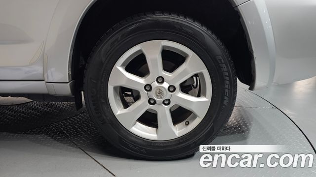 Toyota RAV4 2011 — photo 7