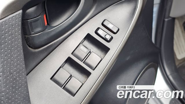 Toyota RAV4 2011 — photo 32