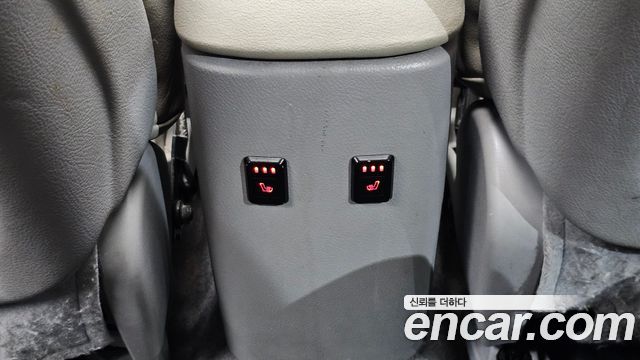 Toyota RAV4 2011 — photo 34