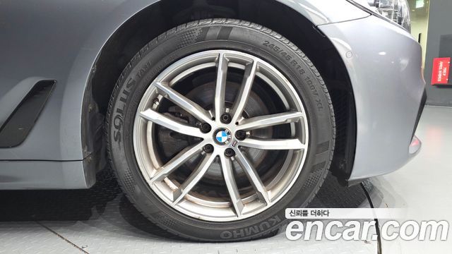 BMW 5-Series 2017 — photo 5