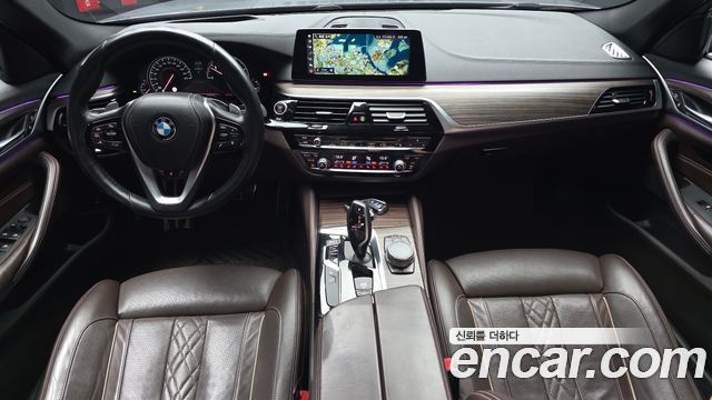 BMW 5-Series 2017 — photo 10