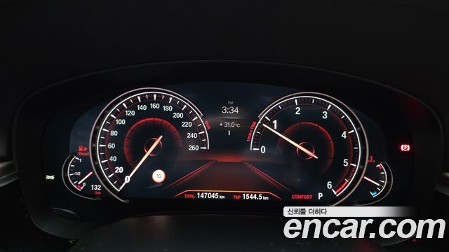 BMW 5-Series 2017 — photo 11
