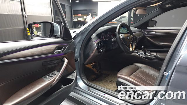 BMW 5-Series 2017 — photo 13