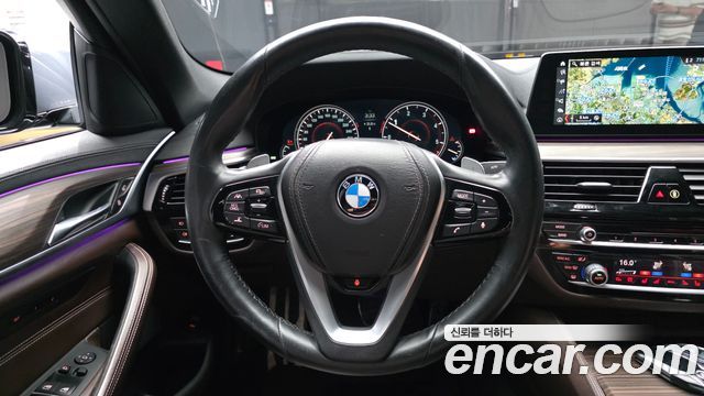 BMW 5-Series 2017 — photo 19
