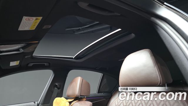 BMW 5-Series 2017 — photo 24