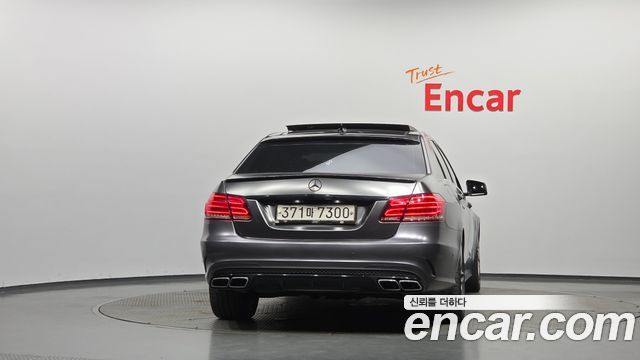 Mercedes-Benz E-Class 2014 — photo 4