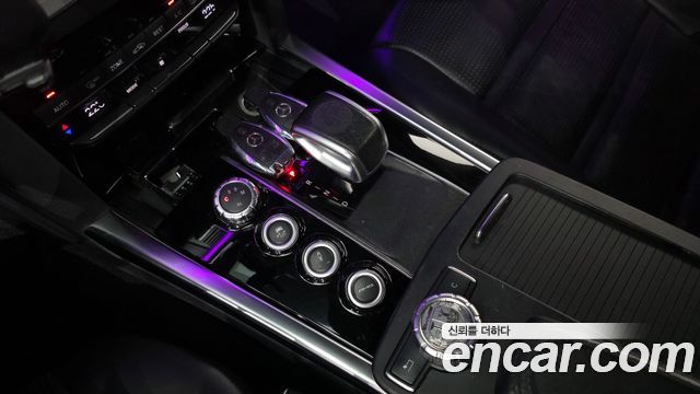 Mercedes-Benz E-Class 2014 — photo 9